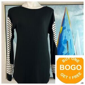 Magic Fit Tunic Top Long sleeves Black - white stripes
Size med. NWT